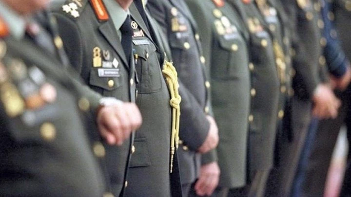 Εφάπαξ επιστροφή αναδρομικών στους ένστολους – Ποιο είναι το ποσό που τους χρωστάει το κράτος;